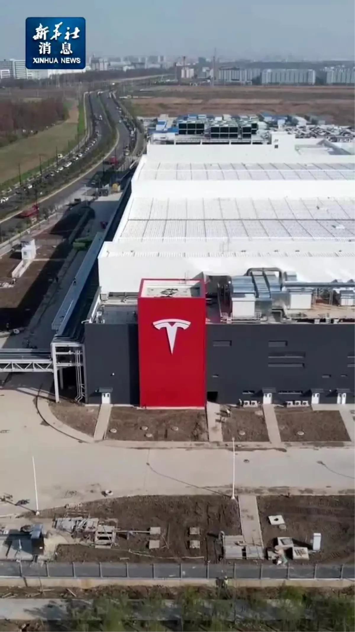 Tesla’nın Mega Fabrikası Üretime Geçti